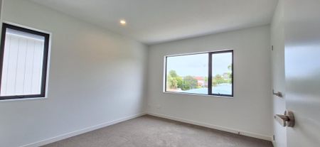 Brand new over the Shore. - Photo 5