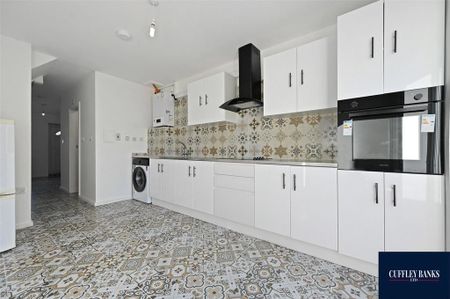 2 bedroom end of terrace house to rent - Photo 3