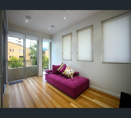 11 Muraban St, Mooloolaba, Qld 4557 - Photo 2