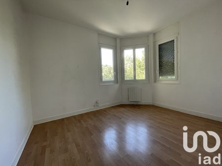 Appartement 4 pièces de 89 m² à Le Chambon-Feugerolles (42500) - Photo 5