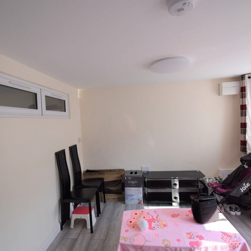 2 Bed Detached House, Portland Terrace, IG1 - Photo 1