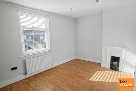 2 bedroom terraced house to rent - Photo 3