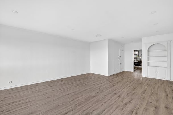 Apartamento T2 sem móveis para arrendar em primeira linha do Mar em Oeiras - Photo 1