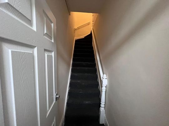 3 bedroom flat to rent - Photo 1