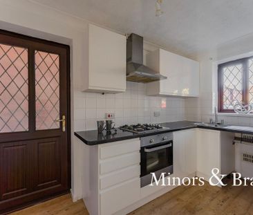 3 bedroom detached house to rent - Photo 5