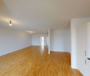 Platz für die ganze Familie! 4-Zimmer-Wohnung mit EBK un Fußbodenhe... - Photo 1