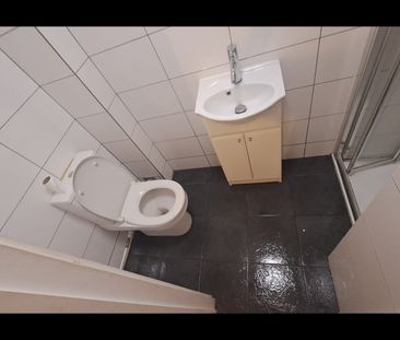 Studio Flat, West India Dock Road, E14 - Photo 3