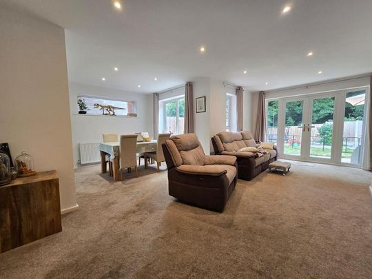4 bedroom house to rent - Photo 1
