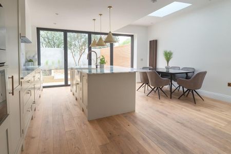 5 bedroom terraced house to rent - Photo 3