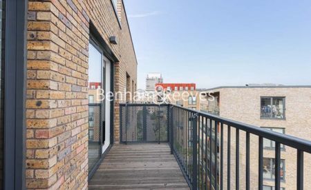 1 Bedroom flat to rent in Whiting Way, Surrey Quays, SE16 - Photo 2