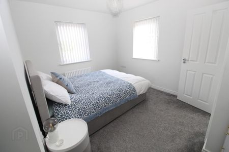 35 Millmount Village Gardens, Dundonald, Belfast, BT16 1BH - Photo 5