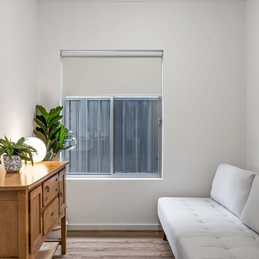 Contemporary Courtyard Home - Photo 1