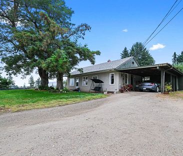 QUAINT 2 BED, 1 BATH FARMHOUSE, SOUTHEAST KELOWNA - Photo 5