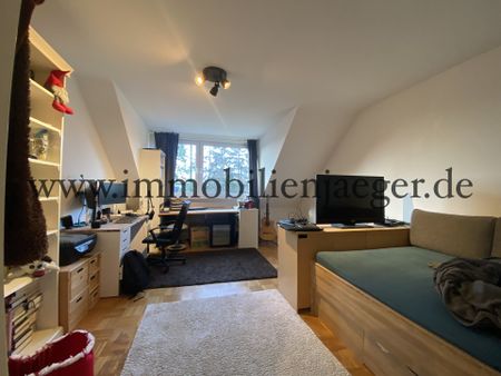 Glashütte - gepflegte Wohnanlage - großzügige Dachwohnung mit Küche, Holzparkett, Wannenbad, 3.OG - Photo 2