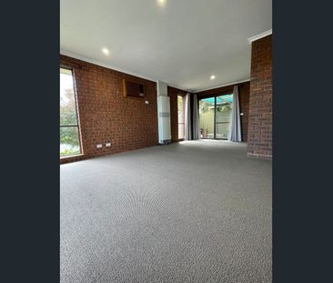 2BR Townhouse with Albury city views - Photo 5