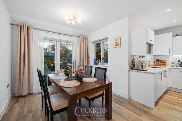 3 bedroom semi-detached house to rent - Photo 1