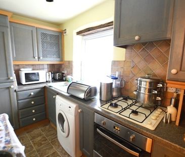 Riverdale, Main road, Grindleford, Hope Valley, S32 - Photo 2