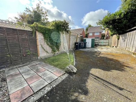 Portland Road, Bournemouth, Dorset, BH9 - Photo 4