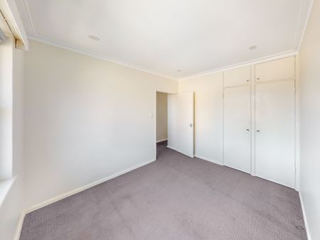 6/5 Kalimna Street, Essendon - Photo 4