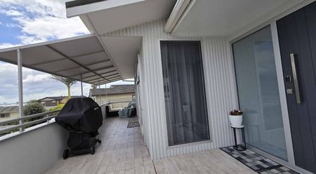 Spacious Four-Bedroom Family Home in Matua - Available February 2026 - Photo 4