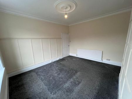3 bedroom flat to rent - Photo 5