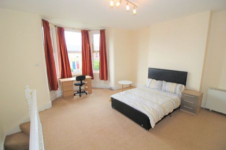 Garstang Road Flat 1, PRESTON, Lancashire PR2 8JS - Photo 4