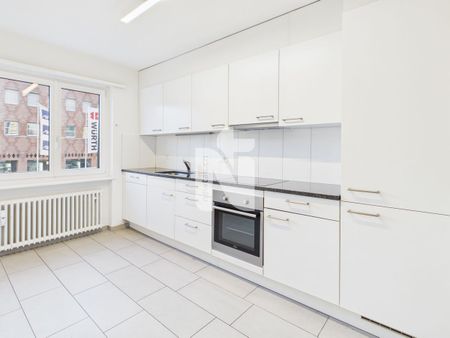 Gemütliche 3.5-Zimmer-Wohnung mit Balkon in zentraler Lage in Allschwil - Foto 2