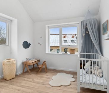 Moderne rækkehus med lys og funktionel indretning i Gistrup - Photo 6