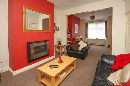 3 bedroom terraced house to rent - Photo 5