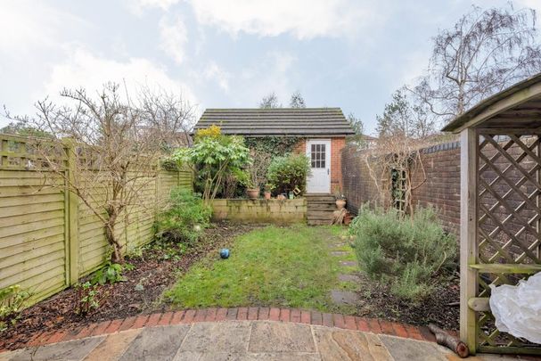 3 Bed End Terrace - Photo 1