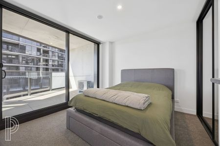 Fully Furnished, Light-Filled Living in the Heart of Woden - Photo 5