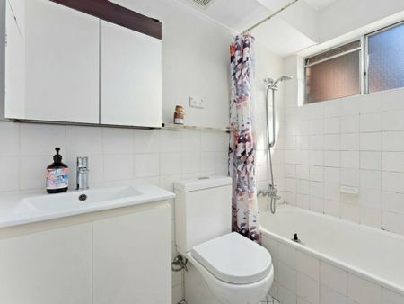 Spacious 2-Bedroom Apartment ! - Photo 4