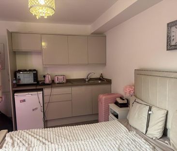 Studio to rent - Photo 5