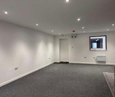 Broadmeadow Flats, Warstones Drive, Wolverhampton, West Midlands, WV4 - Photo 3