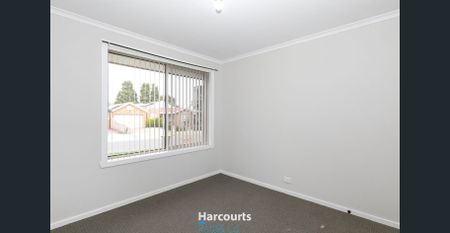 Spacious 3-Bedroom Family Home in Mill Park - Photo 3