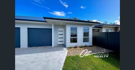 Modern Four Bedroom Home - Photo 5