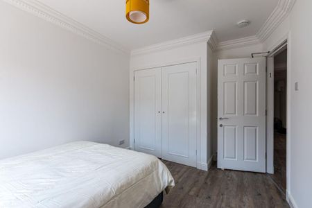 4 bedroom flat to rent - Photo 3