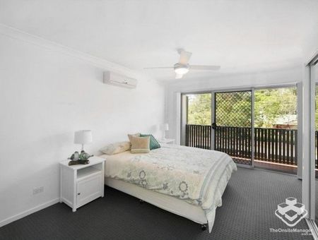 3 BEDROOM TOWNHOUSE AVAILABLE 14TH NOVEMBER - Photo 5