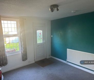 2 bedroom end of terrace house to rent - Photo 1