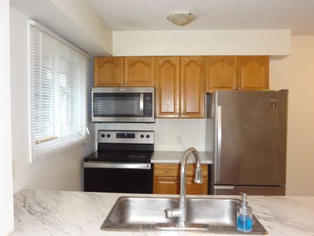For Lease - 211 Veronica Drive Unit# 49, Kitchener, Ontario - Photo 4