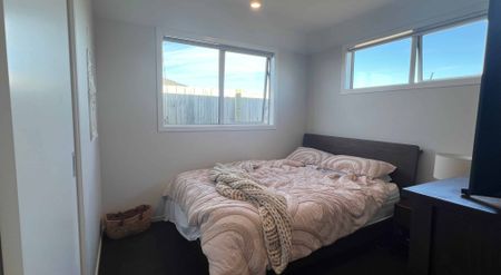 Sunny 3 bedroom house for rent! - Photo 3