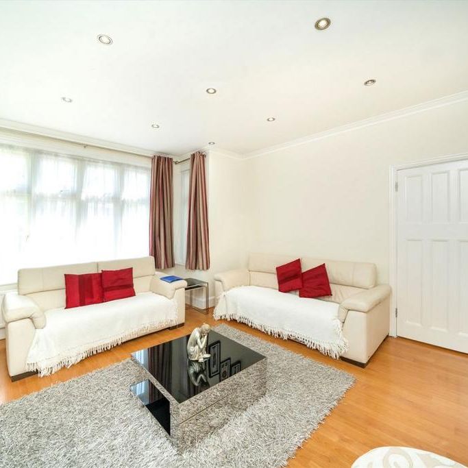 3 bedroom semi-detached house to rent - Photo 1