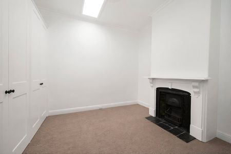 RENOVATED FAMILY HOUSE - Photo 5