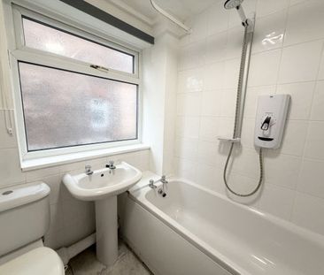 Kings Road, St Helens, WA10 3HT - Photo 2