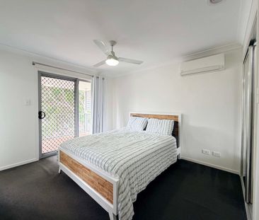 Beautifully Upgraded 3-Bedroom Townhouse in Brendale - Move in Anytime - Photo 3