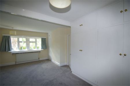 3 bedroom | Detached house - Photo 3