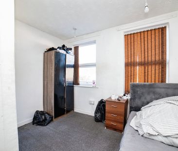 George Street - Photo 2