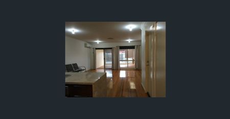 Perfect Low Maintenance Double Storey Unit in Prime Werribee Location!! - Photo 4
