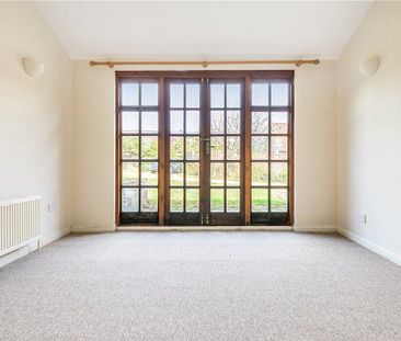 4 bedroom detached house to rent - Photo 3