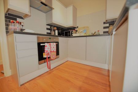 2 bedroom Flat in St Pauls Street, Leeds - Photo 5